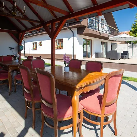 Vintage B 107 招待所